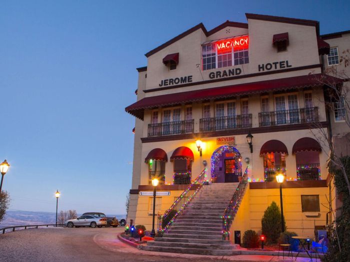 Haunted hotels to stay in