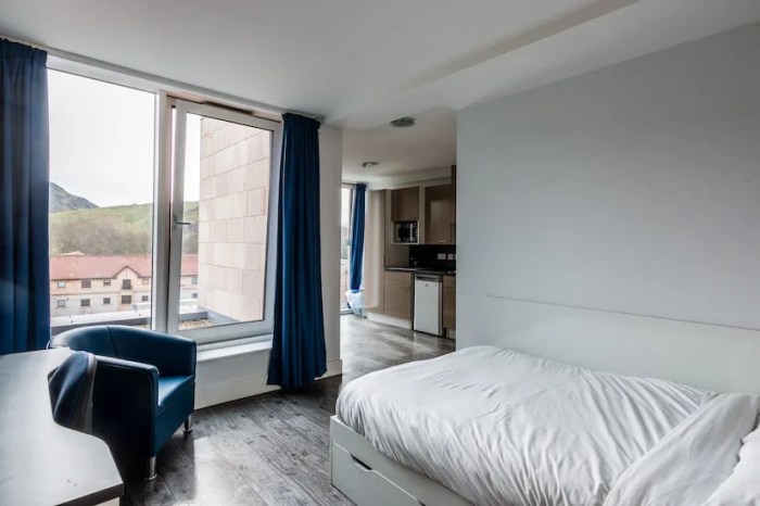 Destiny student holyrood brae house